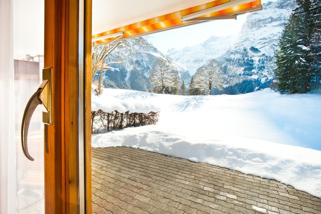 Mom - Alpine Boutique Apartments, Grindelwald Gletscher, Eiger View Terrace Studio Pokoj fotografie